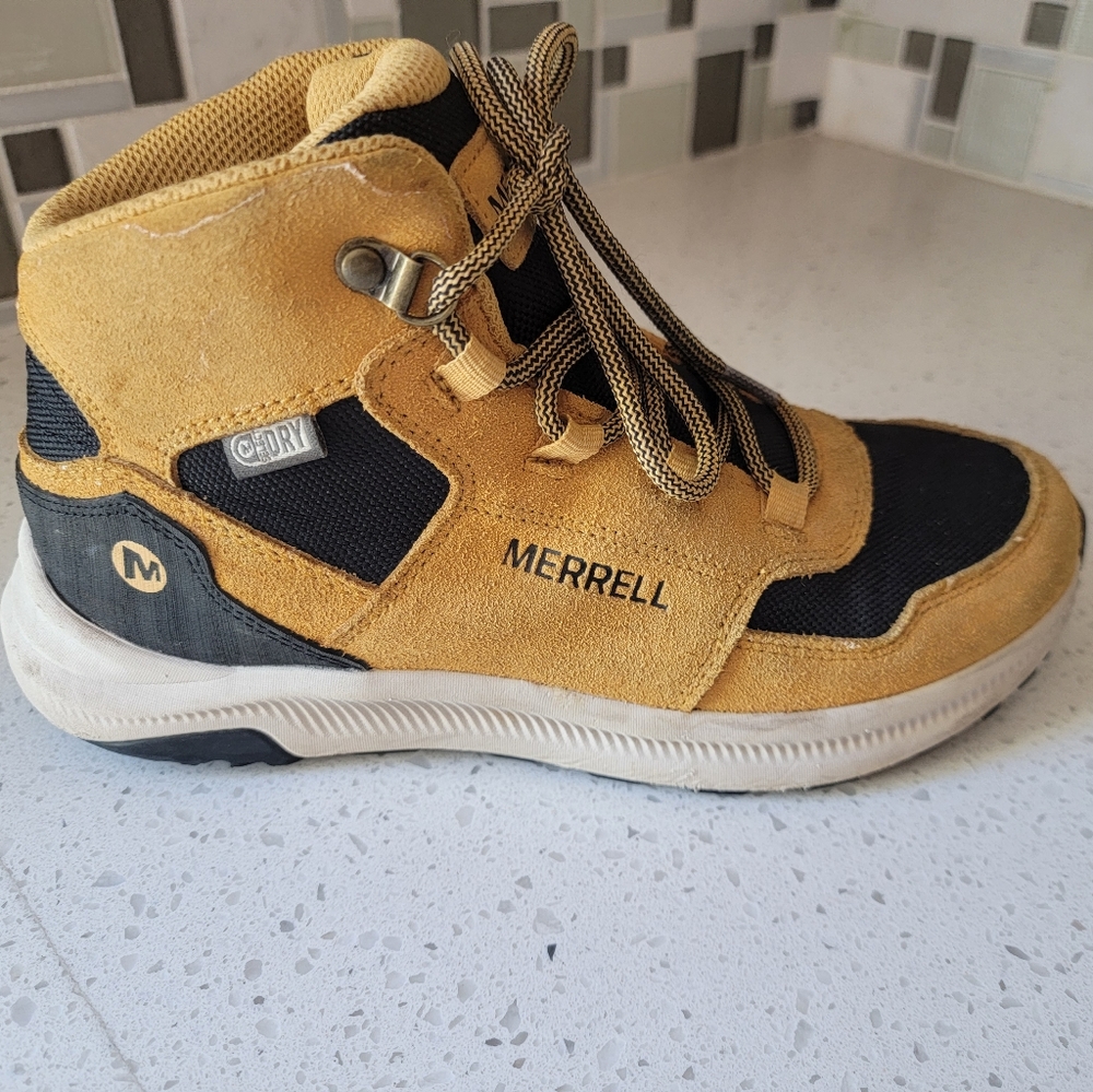 Boys Size 5M Merrell Hiking Boots